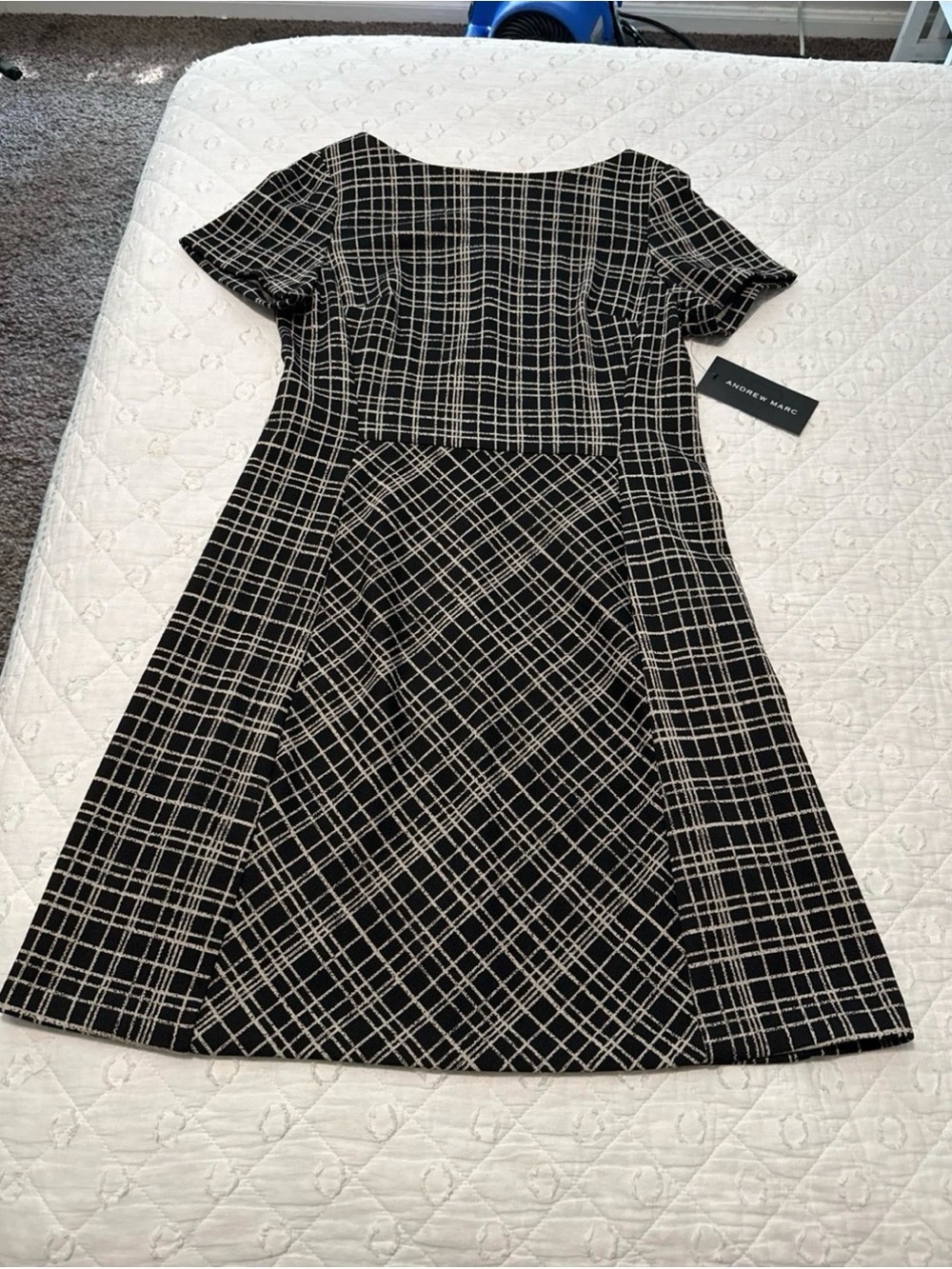 ANDREW MARC Black & Latte Knee-Length Dress